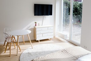 Desk, laptop workspace, free WiFi - Louis & Louise Apartments Neustadt (Bremen)