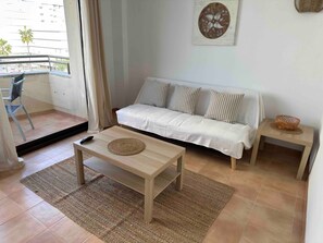 Living area - Cozy Apartment 100 m from the Beach in Cala Millor - Mallorca (Sant Llorenç des Cardassar)