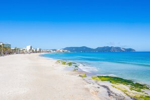 Vlak bij het strand