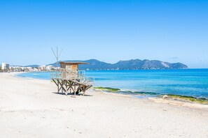 Vlak bij het strand