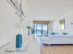 Interior - Seafront Apartment in Cala Millor – Mallorca (Cala Millor)