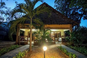 Exterior - Bofa Beach Resort (Kilifi)