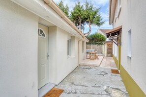 Exterior detail - Duplex flat in Villa* Paris, ExpoPark, CDG, Disney (Aulnay-sous-Bois)