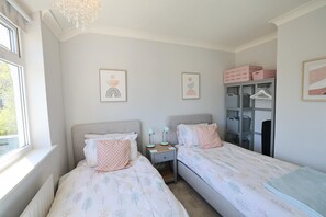 2 habitaciones, wifi gratis y ropa de cama 