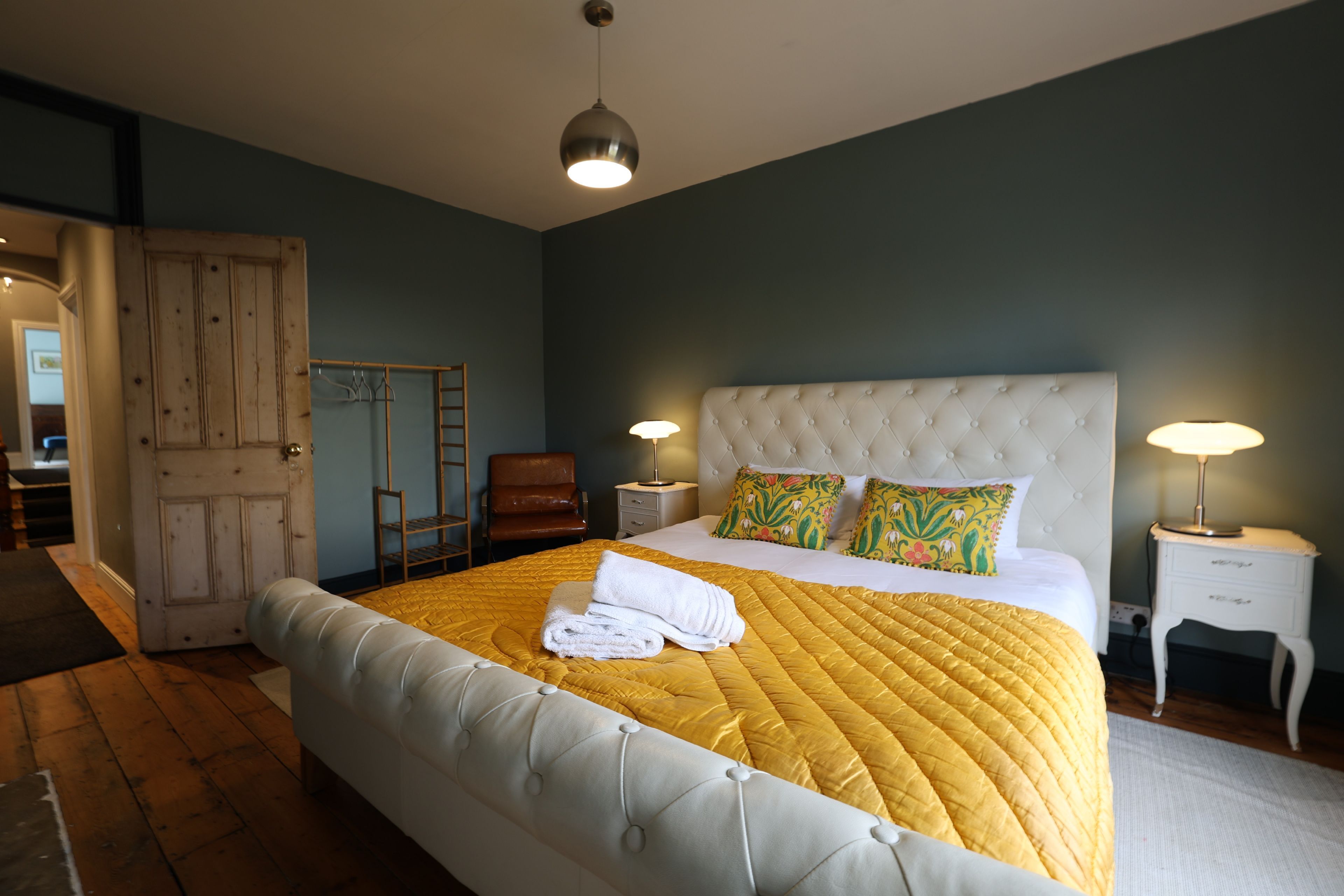7 bedrooms, iron/ironing board, free WiFi, bed sheets