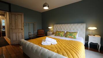 7 bedrooms, iron/ironing board, free WiFi, bed sheets