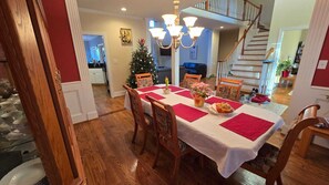 Dining - Perfect 5-bedroom house with AC in wonderful Evans (Evans)