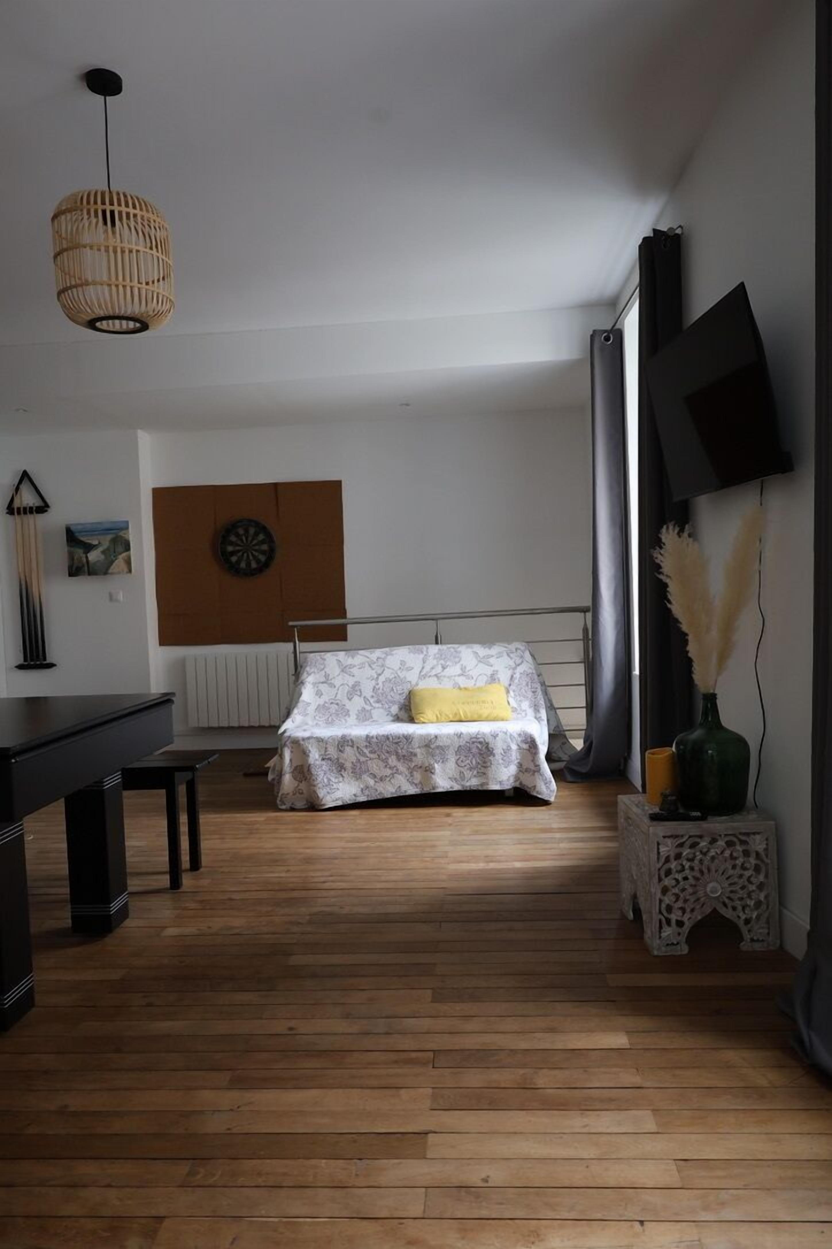 1 bedroom, WiFi, bed sheets