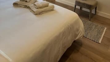 Deluxe Double Room, 1 Double Bed, Garden View