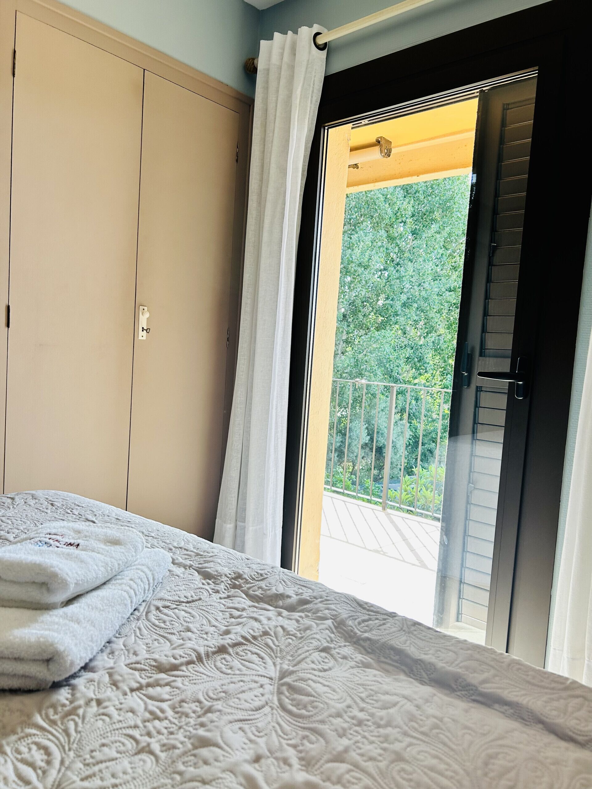 2 bedrooms, iron/ironing board, WiFi (free), bed sheets