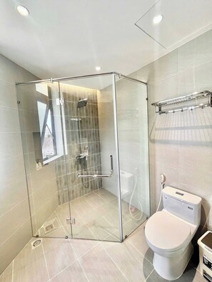 Quarto casal luxo de uso individual, vista para a cidade | Banheiro