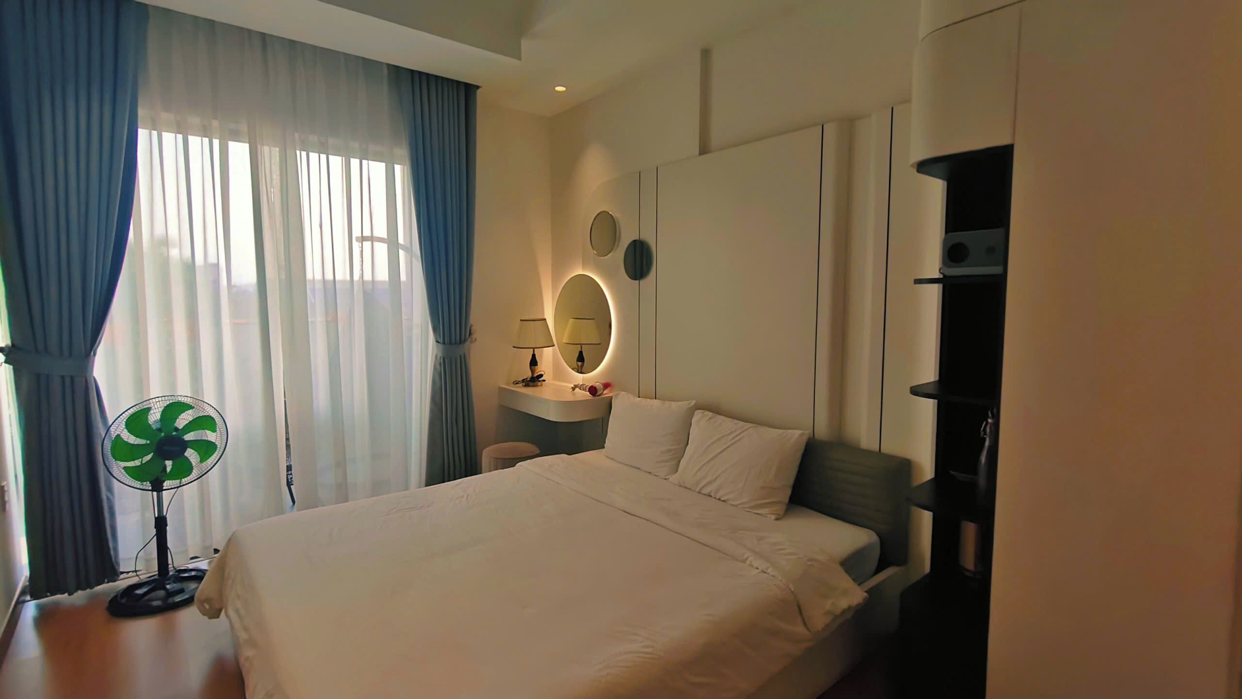 Chambre Double Luxe pour 1 personne, balcon, vue ville | Vue de la chambre