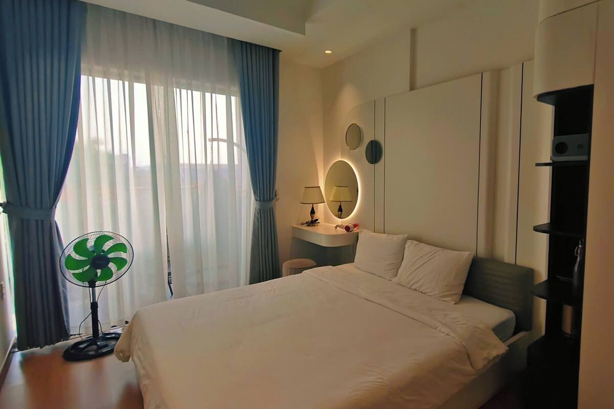 Chambre Double Luxe pour 1 personne, balcon, vue ville | Vue de la chambre