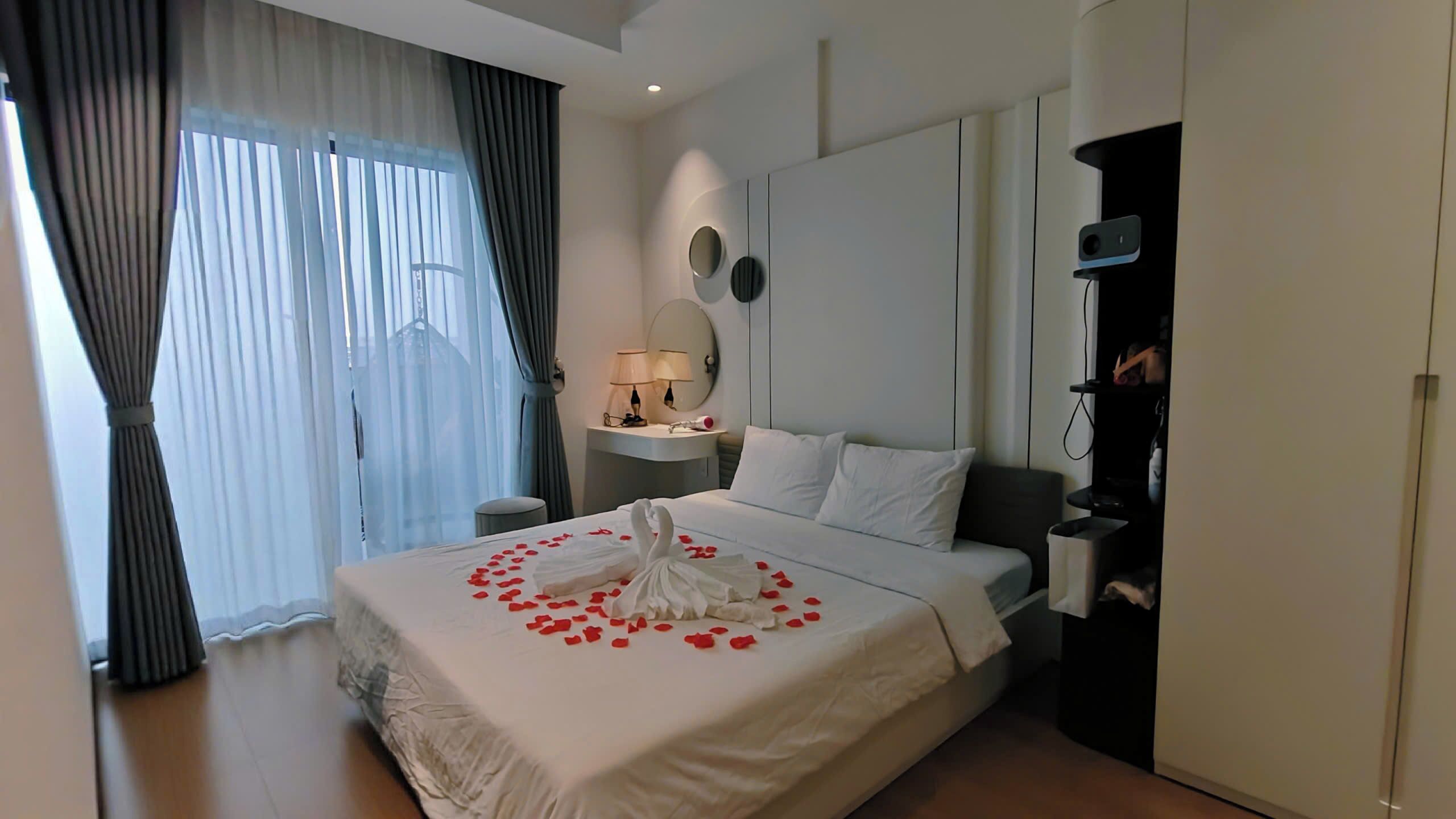 Luxury Double Room Single Use, Balcony, City View