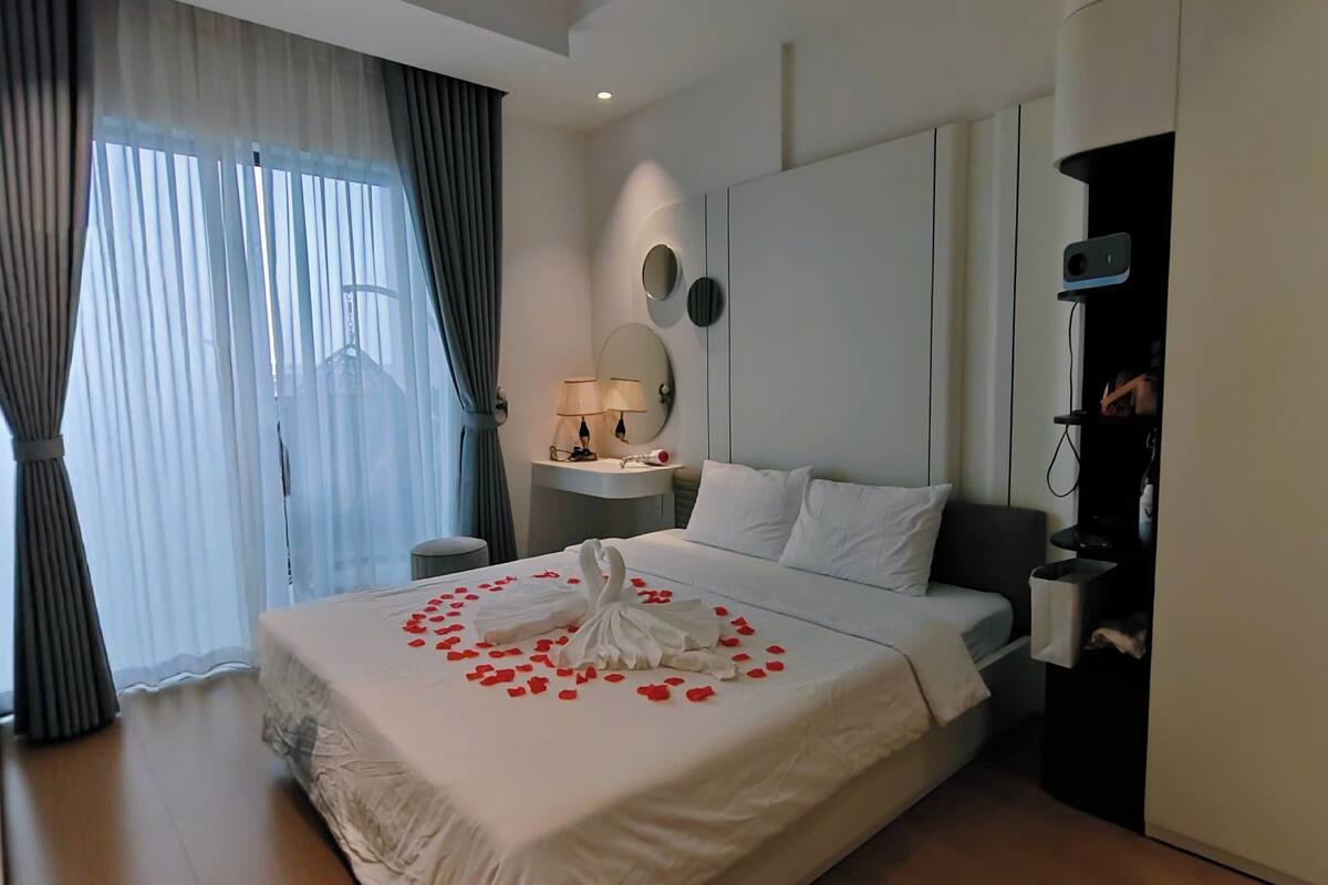 Luxury Double Room Single Use, Balcony, City View