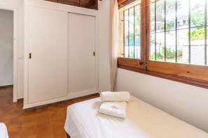 Free WiFi, bed sheets - 20.20 Cubells 3  Apartment close to the beach (Sant Feliu de Guixols)