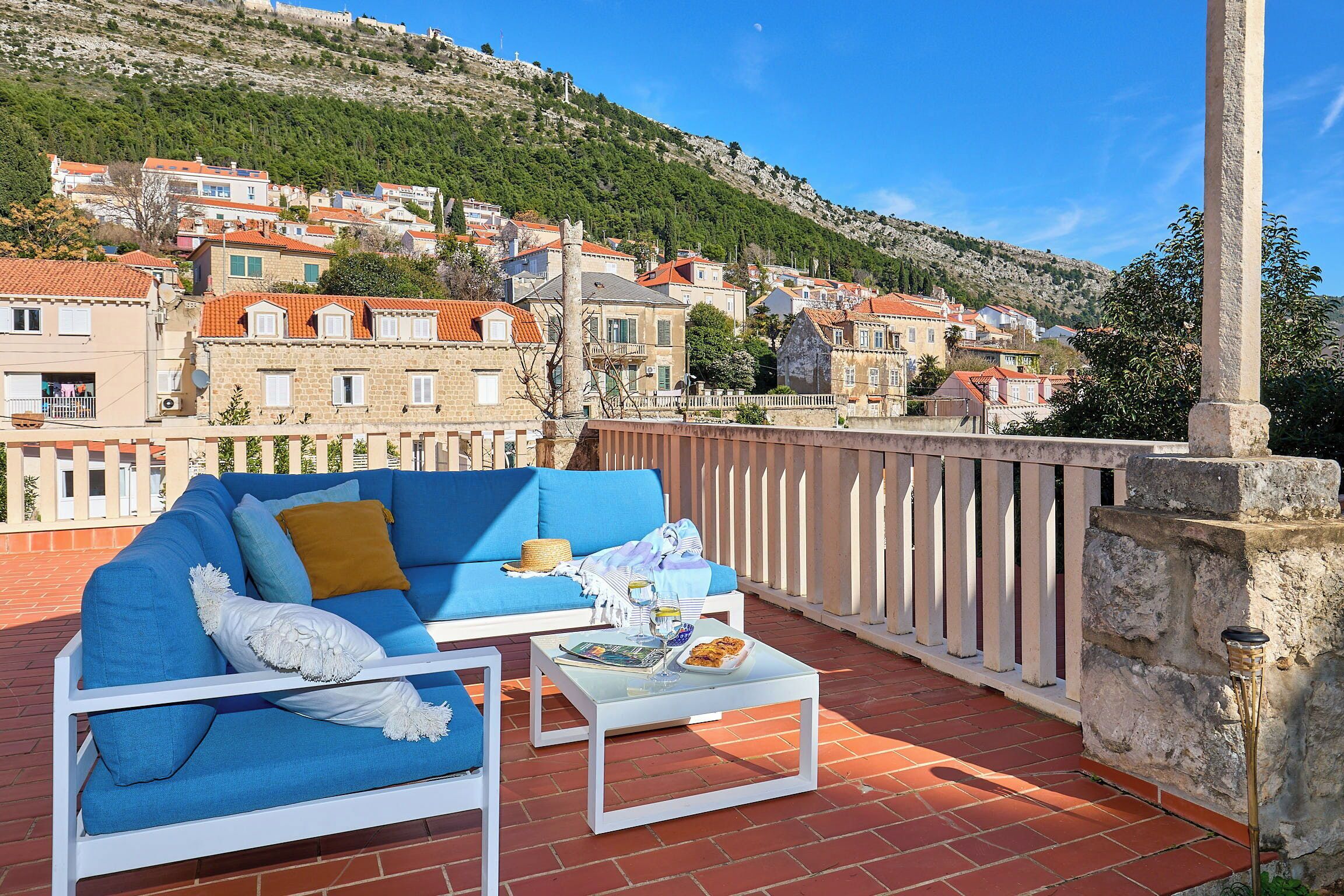 Apartment (1 Bedroom) | Balcony
