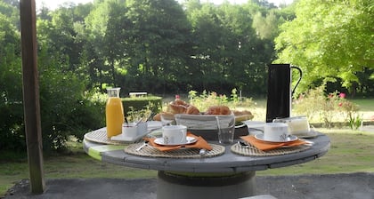 Guest House 'Karibu Normandy' with Shared Terrace, Shared Garden and Wi-Fi