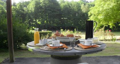 Guest House 'Karibu Normandy' with Shared Terrace, Shared Garden and Wi-Fi