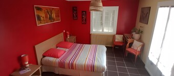 Guest House 'Karibu Normandy' with Shared Terrace, Shared Garden and Wi-Fi