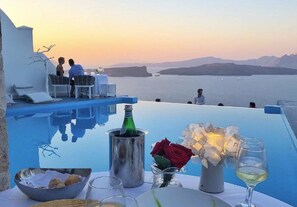 Pool - Thessyne Suite, Divine Sea and Caldera Views, Furnished Terrace, Indoor. (Santorini)
