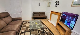 Apartment - Sleeps 5 - Private Garden