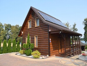 House | Exterior - Holiday Home With a Garden, Right by the Lake (Lubrza)