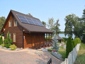 House | Exterior - Holiday Home With a Garden, Right by the Lake (Lubrza)