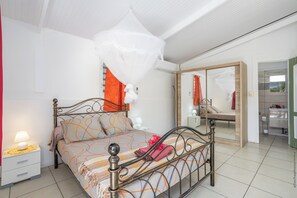 1 bedroom, iron/ironing board, WiFi, bed sheets - 40m² air-conditioned house facing the sea and 500m from the beach (Sainte-Luce)