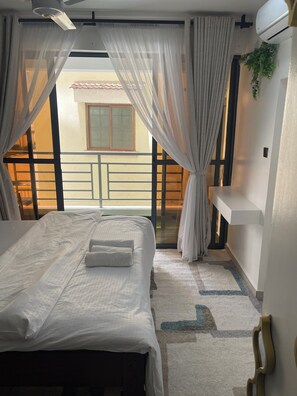 1 chambre, fer et planche à repasser, Wi-Fi, draps fournis