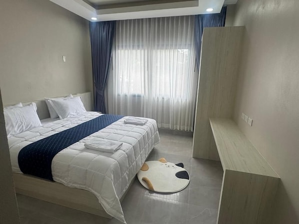 Room, 1 Bedroom, Fireplace