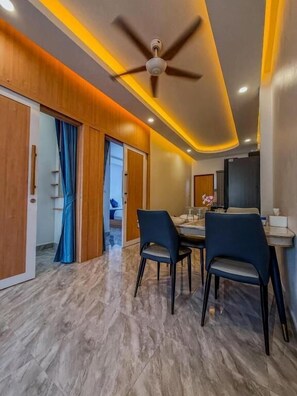 Room, 1 Bedroom, Fireplace | Interior