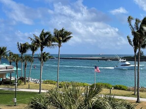 Beach - Spectacular 3BR Condo - Great views of the inlet & ocean in Palm Beach Shores (Palm Beach Shores)