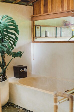 Vila Deluks, kolam renang pribadi | Kamar mandi