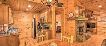 Highline 4 bdrm Cabin! Pool Table! Near Helen!