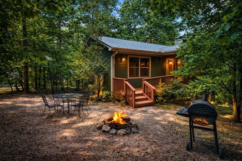 New! Mtn Laurel 6/5! Pool Table & Close to Helen!