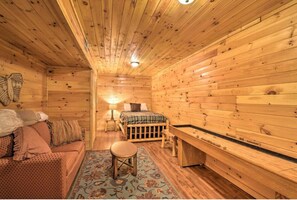 Interior - New! Mtn Laurel 6/5! Pool Table & No Service Fees! (Clarkesville)