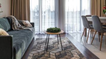 Chalet, 2 Bedrooms, Garden View | Living area