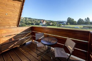 Appartement, 3 slaapkamers, balkon | Buiten dineren