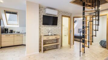 Apartment, 3 Bedrooms, Balcony | Private kitchenette