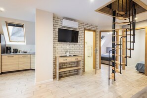 Apartment, 3 Bedrooms, Balcony | Private kitchenette - PRZY TERMACH - Pokoje Apartamenty Domki (Szaflary)