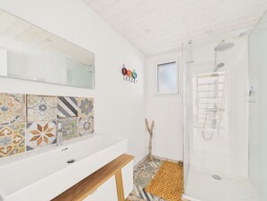 Shower, hair dryer - House for 7 with garden, beach nearby (Notre-Dame-de-Monts)