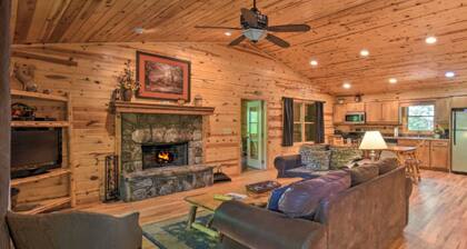 Roundabout Cabin! Pool Table! Close to Helen!