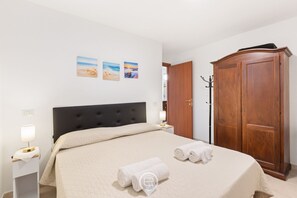 2 bedrooms, iron/ironing board - Appartamento Costa Nord Ovest (Alghero)