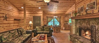 6/4 Wishing Well! Pool Table! Minutes to Helen!