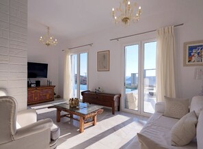 Music library - Villa Calidra, Divine Sea Views, Private Pool, Furnished Terrace, Elia (Mykonos)