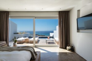 1 bedroom, in-room safe, iron/ironing board, travel cot - Veloria Suite, Divine Sea Views, Infinity Pool, Oia (Santorini)