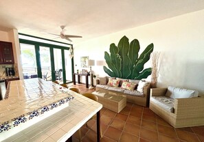 Interior - Spacious 2-bedroom condo within Rio Mar with golf cart (Río Grande)
