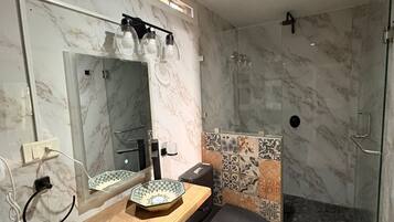 Family Apartment, Balcony, Bay View | Bathroom | Shower, hair dryer, soap, shampoo