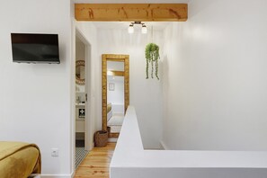 Interior - Holiday Home 'Cantinho Da Lapa' with Private Terrace, Wi-Fi and Air Conditioning (Porto)